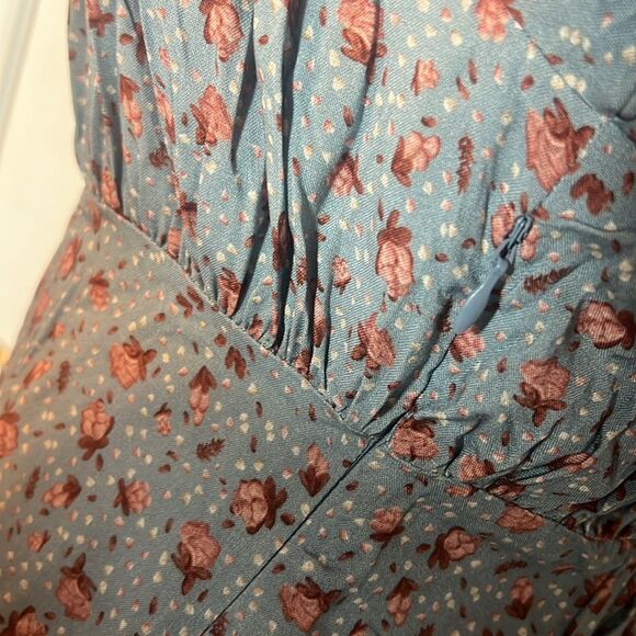 BNWT - LANI THE LABEL FELICITY FLORAL LIGHT BLUE DRESS - L - Picture 7 of 12